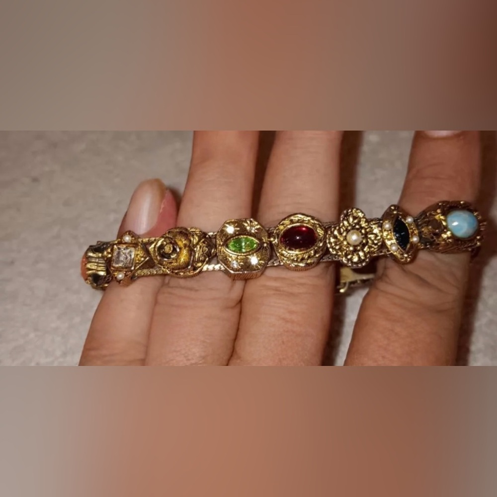 Vintage Goldette Gold tone charm bracelet